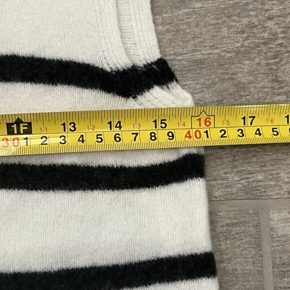 Abercrombie & Fitch Merino Wool Blend Sleeveless Sweater Size Large Stripes - Picture 4 of 7